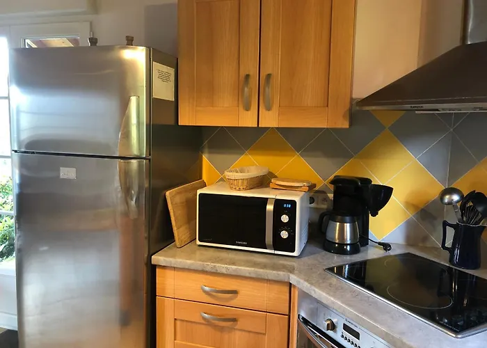 Spacieux Avec Balcon, Wifi Gratuit, Proche Et Station De - Fr-1-589-140