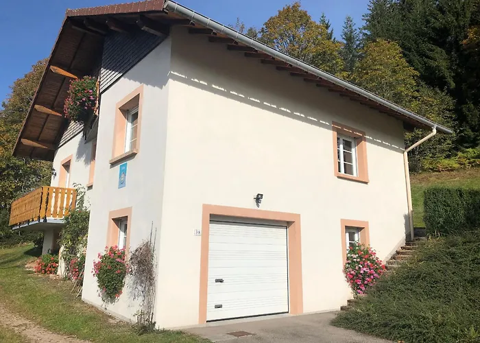 Spacieux Avec Balcon, Wifi Gratuit, Proche Et Station De - Fr-1-589-140 *